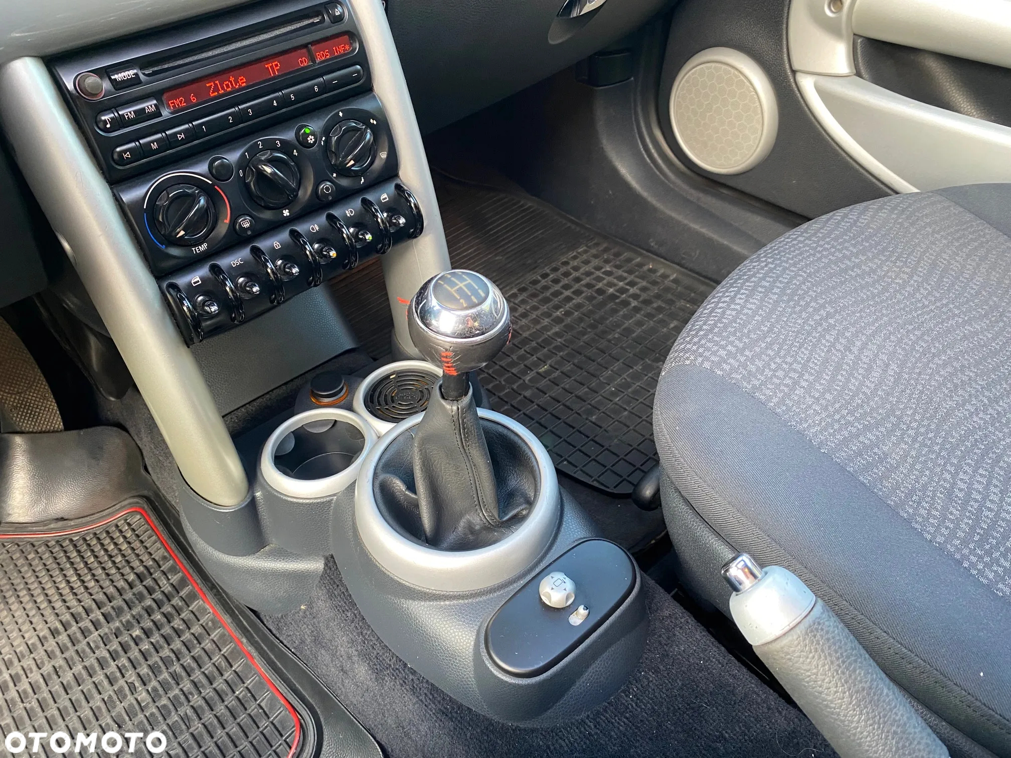 MINI Cooper Standard - 25