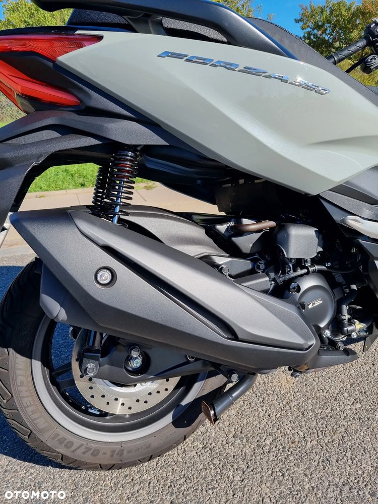 Honda NSS - 11