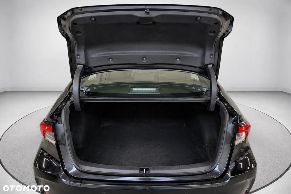 Toyota Corolla 1.8 Hybrid Comfort - 12