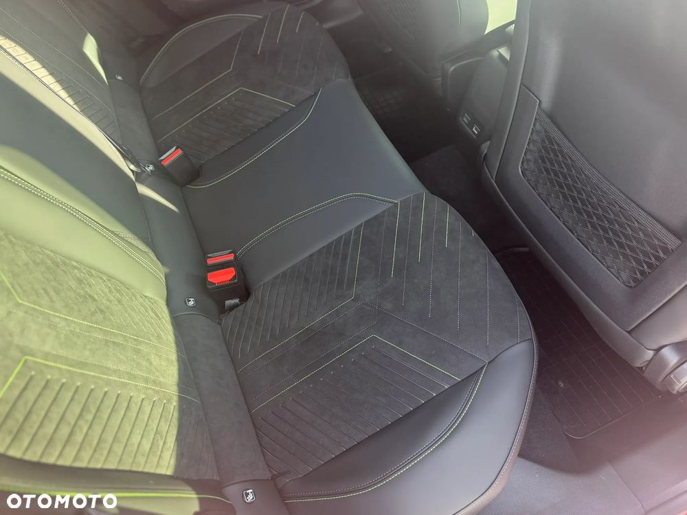 Peugeot 208 54kWh GT - 16