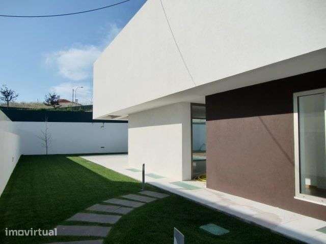Moradia T4 com piscina, Carnaxide, Oeiras - Grande imagem: 5/46