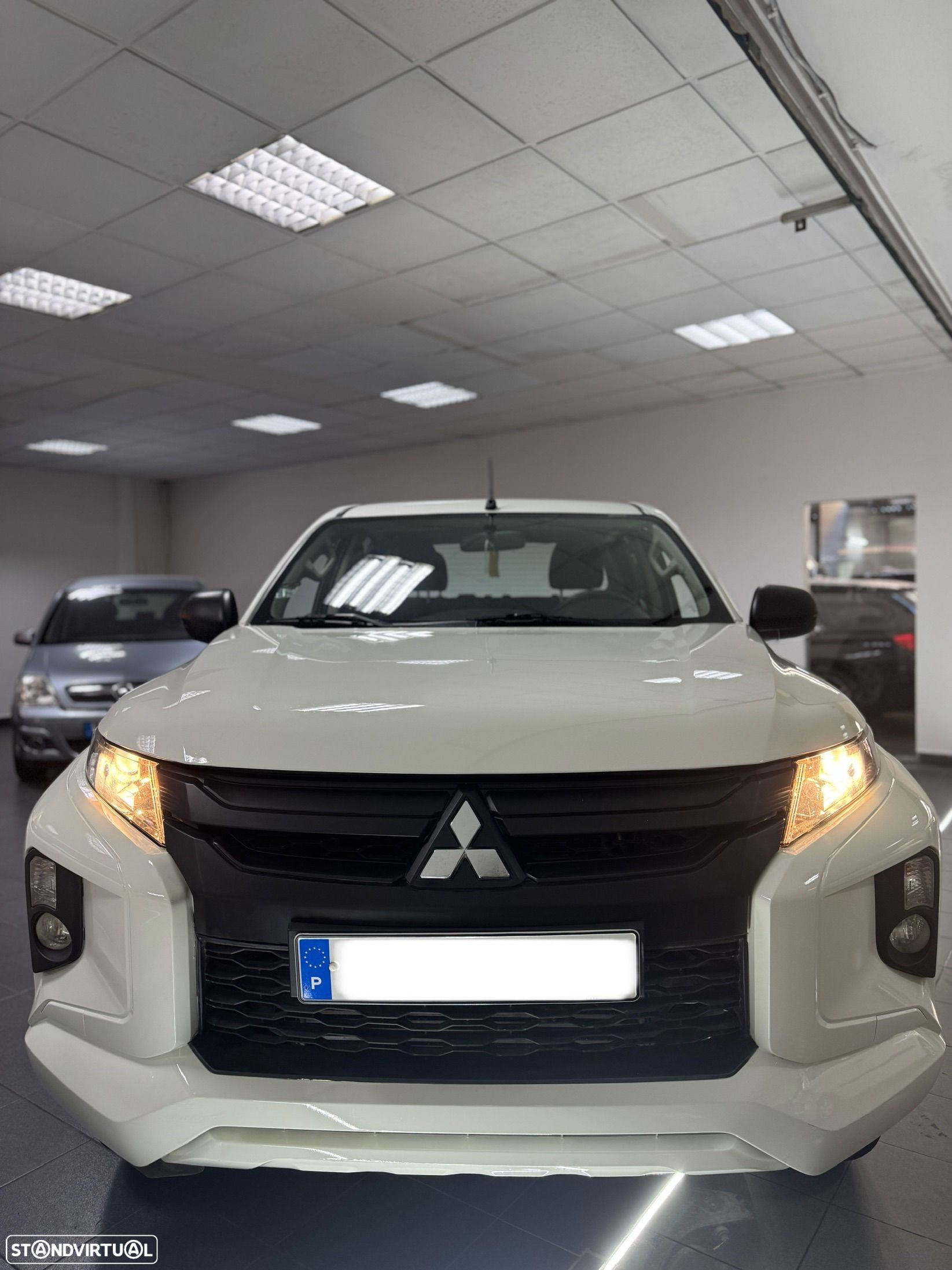 Mitsubishi L200 2.3 DI-D CD Invite 4WD - 1