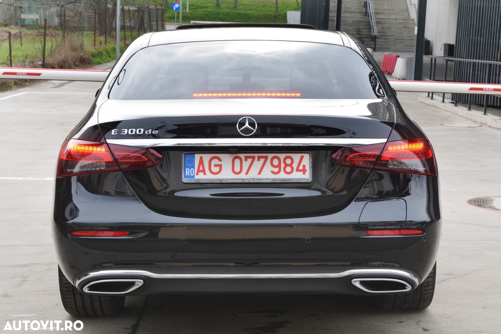 Mercedes-Benz E 300 de Aut. - 4