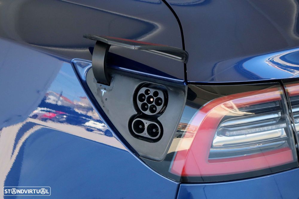 Tesla Model 3 - 10