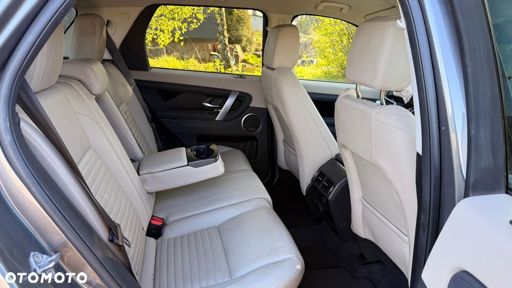 Land Rover Discovery Sport - 8