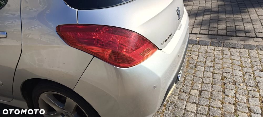 Peugeot 308 1.6 Premium Plus - 26