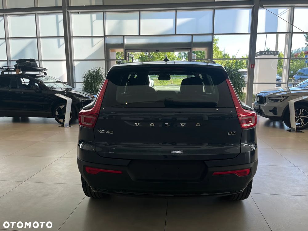 Volvo XC 40 B3 Plus Dark - 6