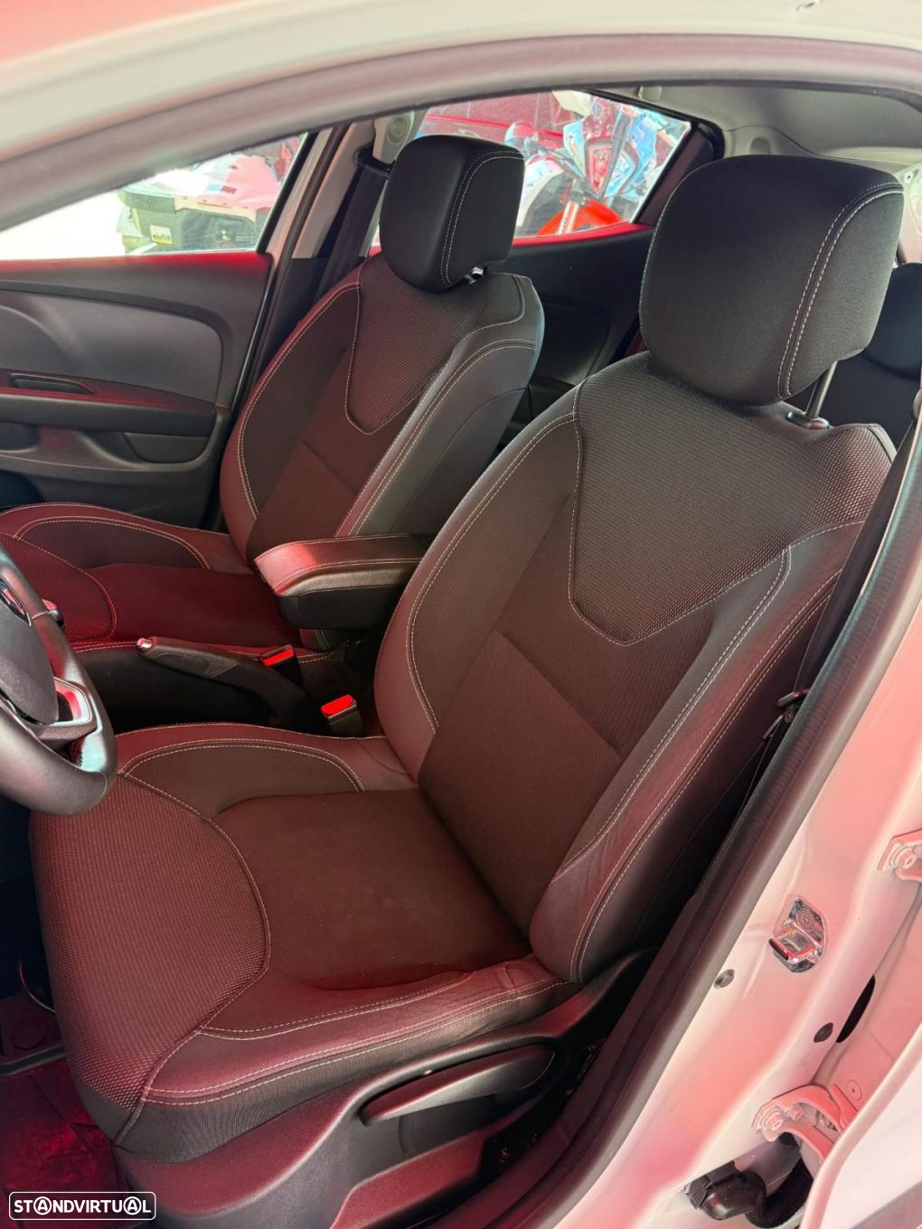 Renault Clio - 10