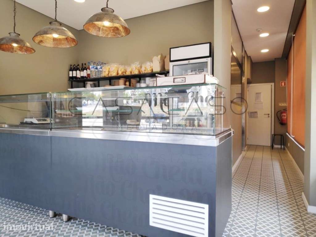 Estabelecimento equipado para take away no Bairro do Liceu - Grande imagem: 4/16