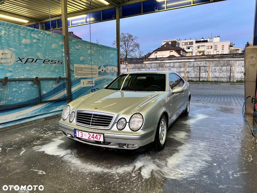 Mercedes-Benz CLK - 28