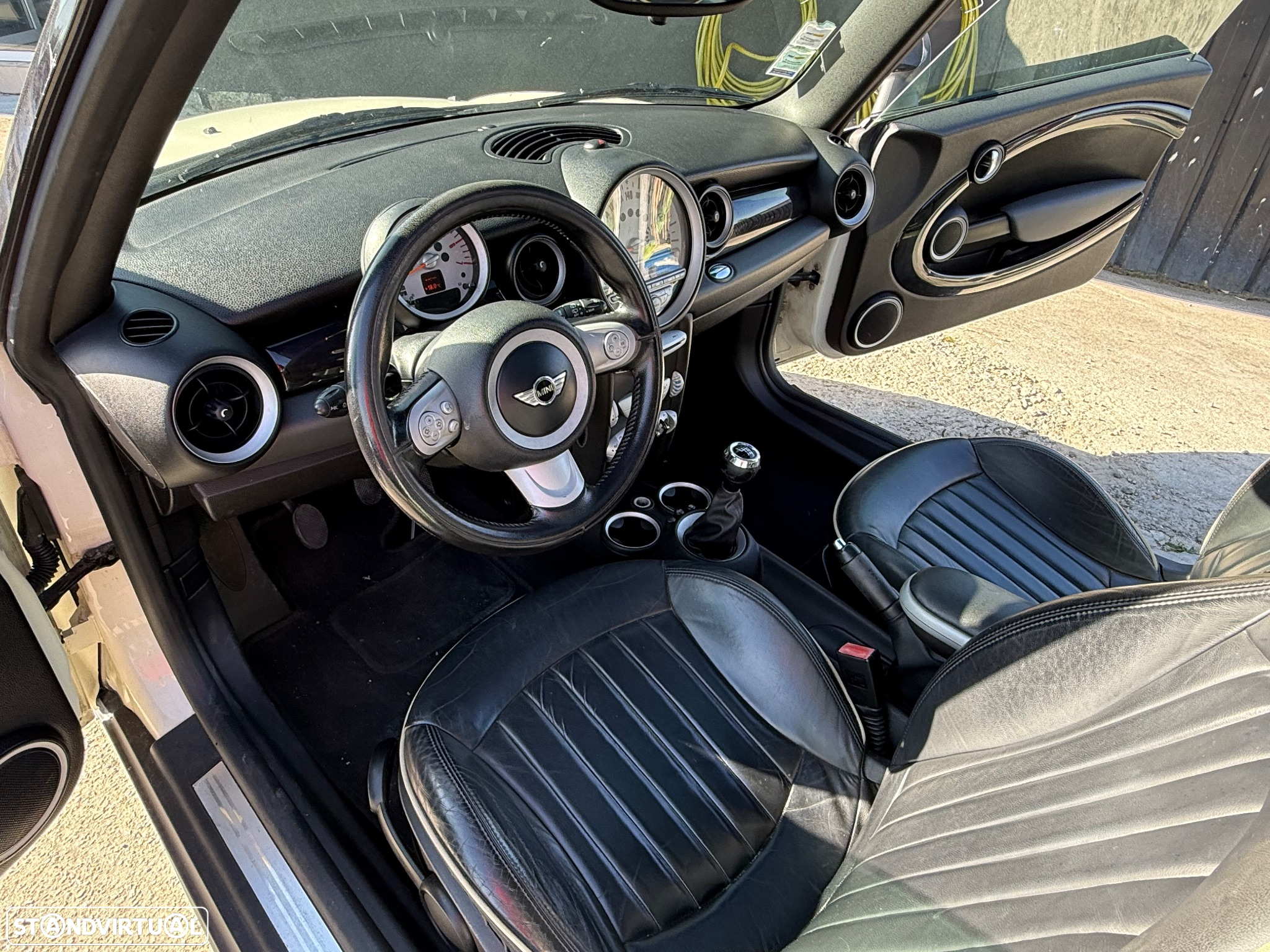 MINI 3 Portas Cooper D - 34