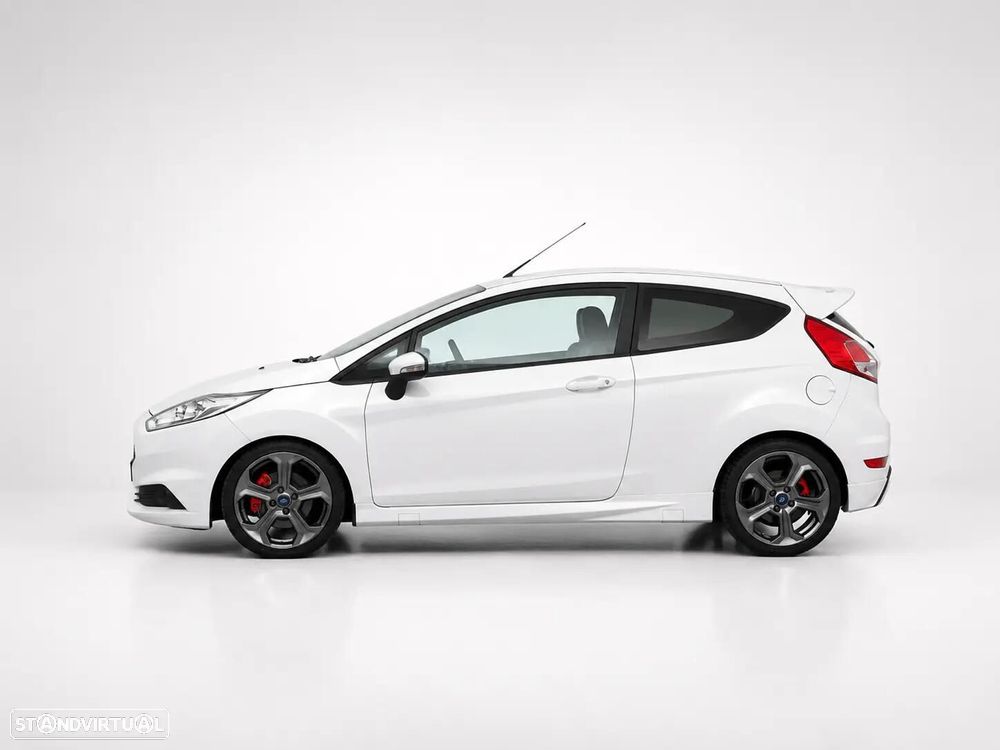 Ford Fiesta 1.6 EcoBoost c/ Pack Pele Desportiva ST - 3