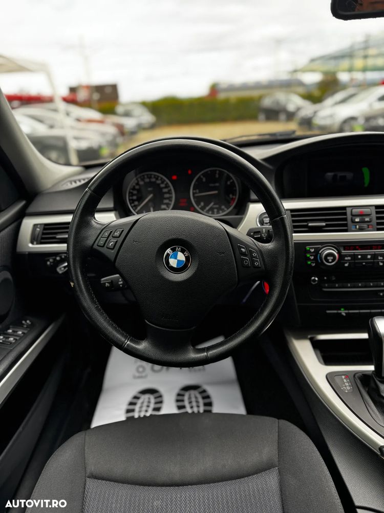 BMW Seria 3 320d DPF Aut. M Sport Edition - 22