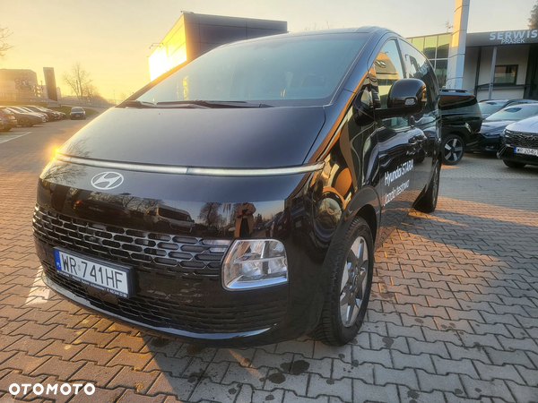 Hyundai Staria 1.6 T-GDI HEV Smart VIP
