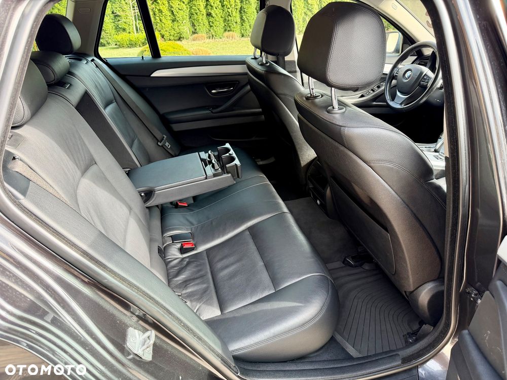 BMW Seria 5 520d Sport-Aut - 28