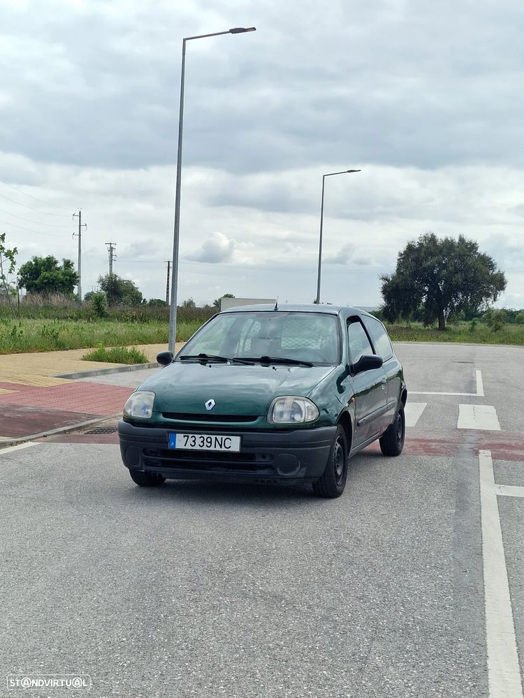 Renault Clio 1.9 D RN - 1