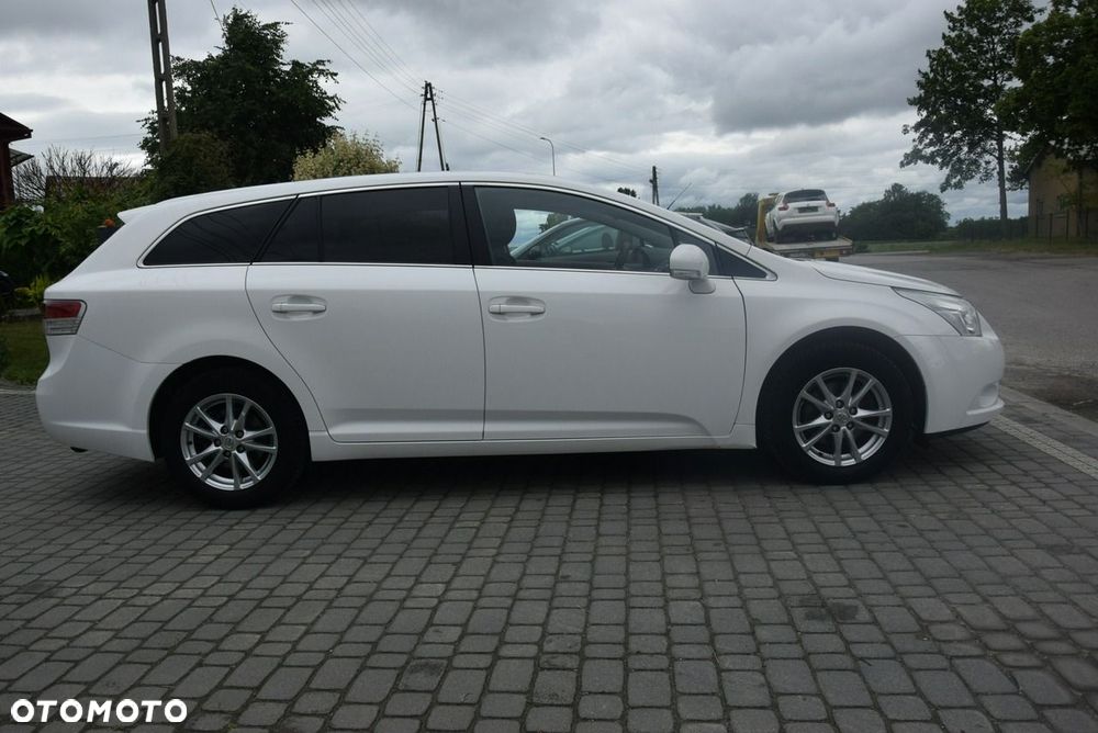 Toyota Avensis - 10