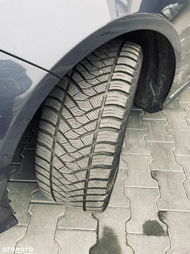 Mercedes-Benz Klasa E - 9