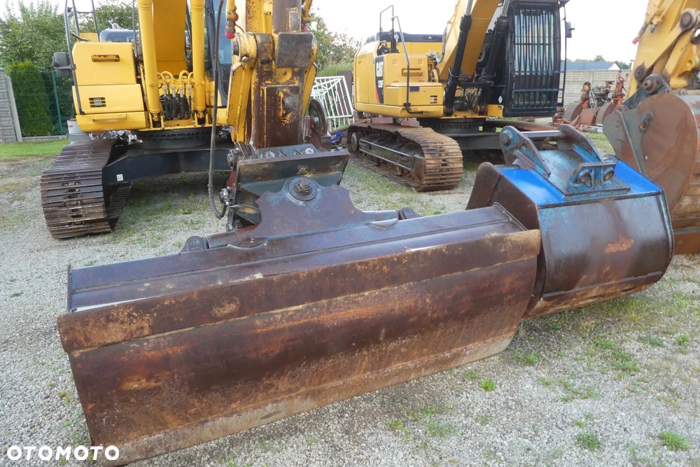 Komatsu PC 210LC-10 - 35