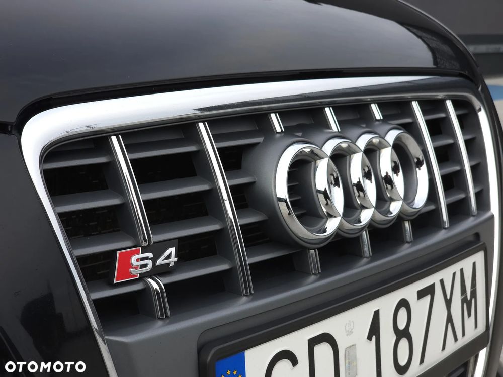 Audi S4 Avant S tronic - 34