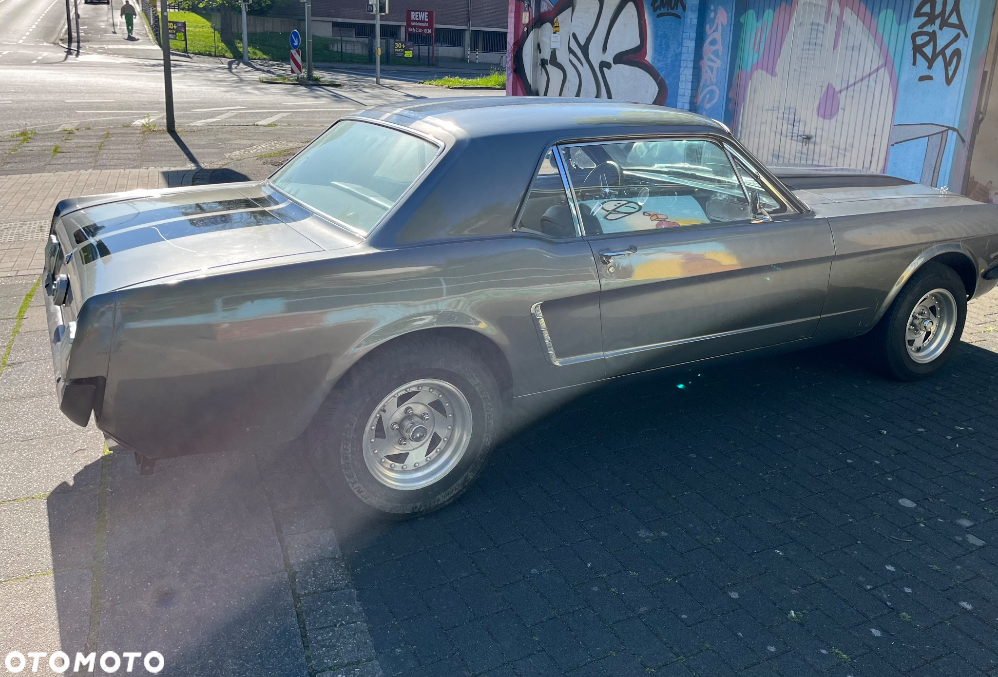 Ford Mustang - 4