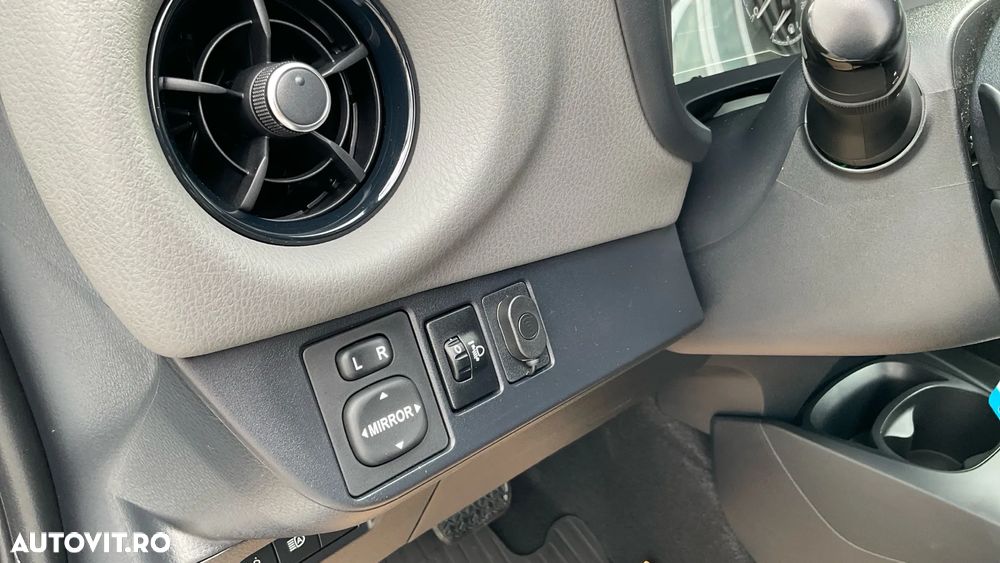 Toyota Yaris - 27