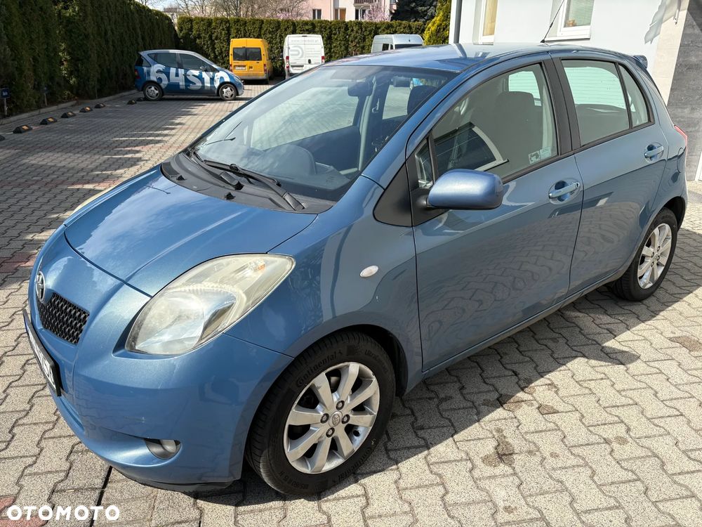 Toyota Yaris 1.3 Luna Premium - 1