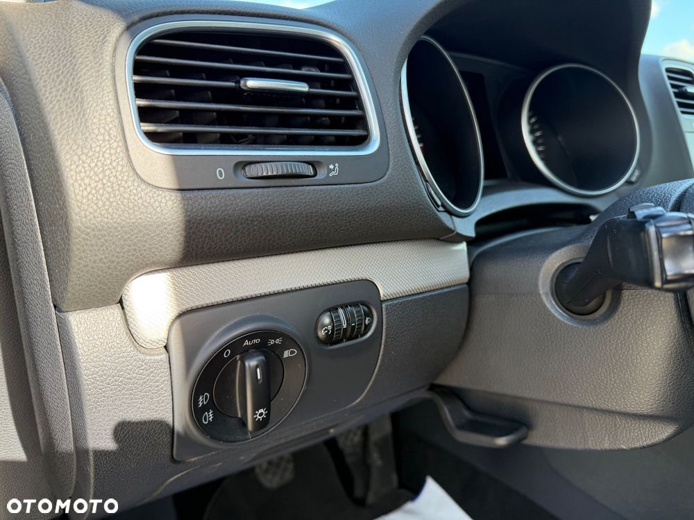 Volkswagen Golf 1.6 TDI DPF BlueMotion Technology MATCH - 18