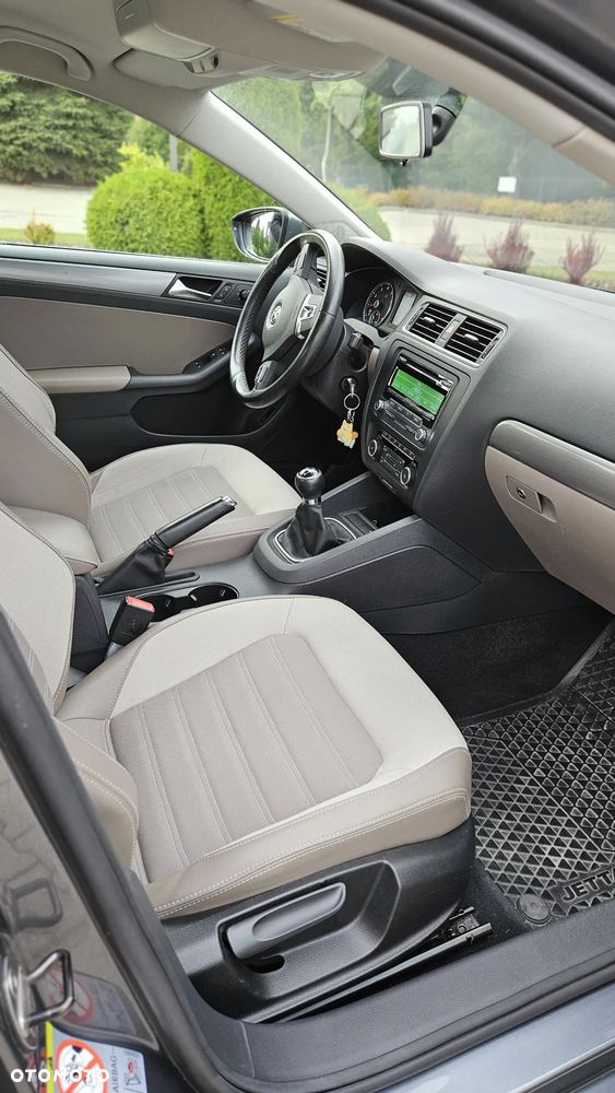 Volkswagen Jetta 1.4 TSI Highline - 9