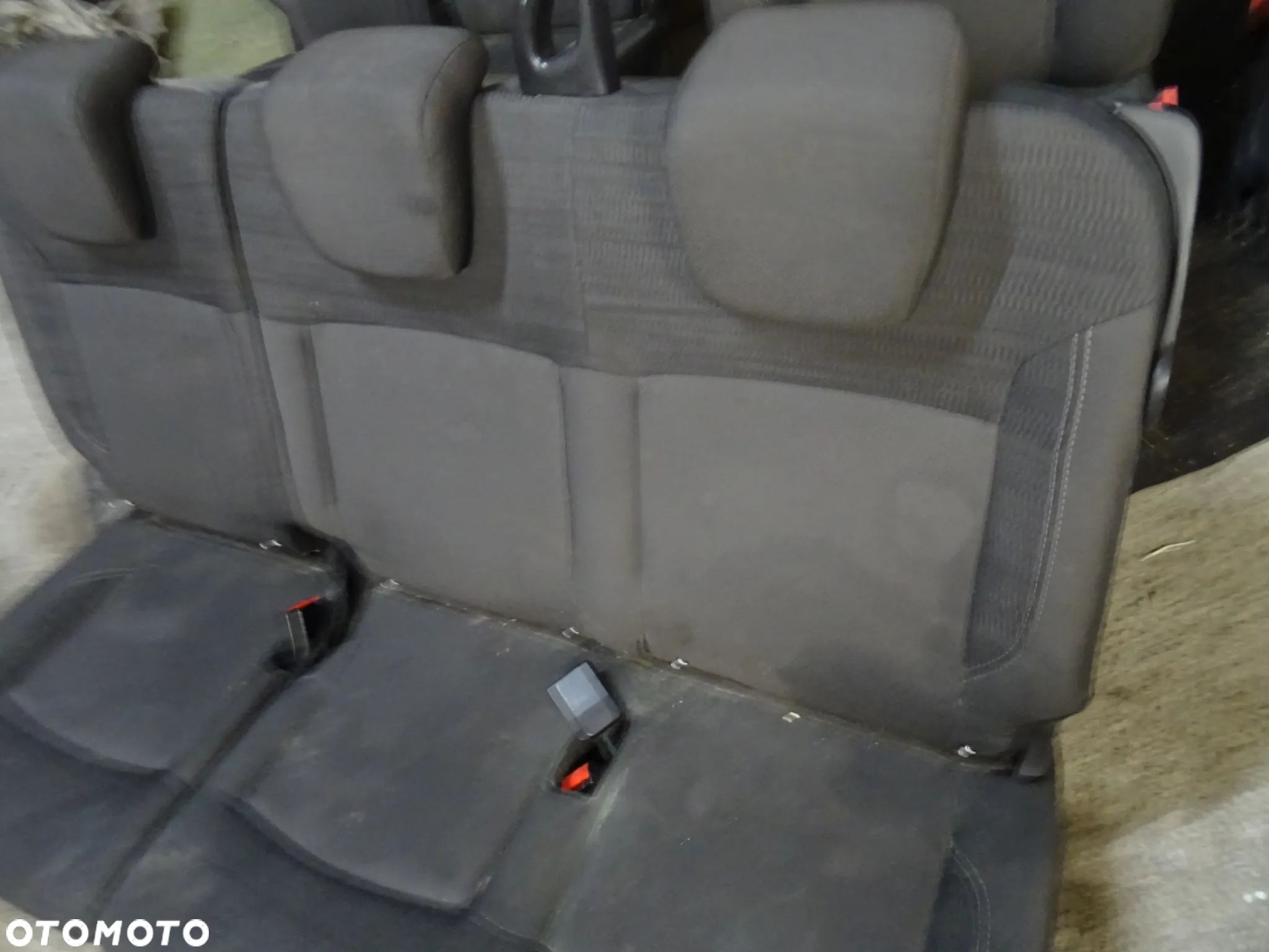 DACIA LODGY 7 OSOB FOTEL SRODKOWY  TYLNY KANAPA SRODKOWA KANAPA TYLNA RAZEM LUB OSOBNO CZESCI ROZNE - 4