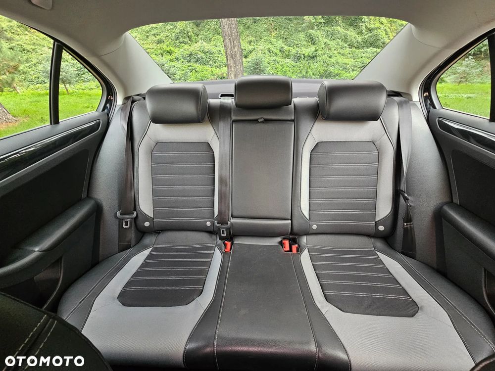 Volkswagen Jetta 1.4 TSI BMT Highline - 33