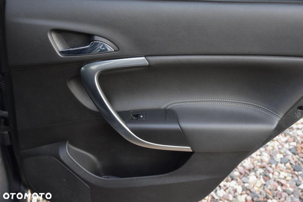 Opel Insignia 1.6 T Cosmo EU6 - 31