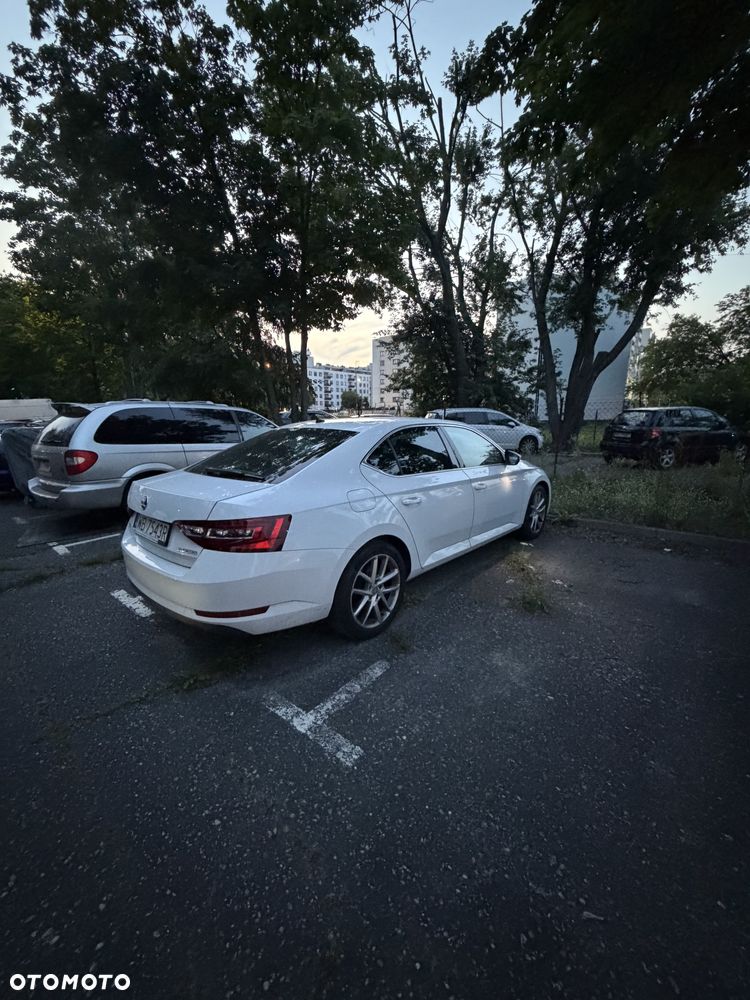 Skoda Superb 1.4 TSI ACT Ambition - 10