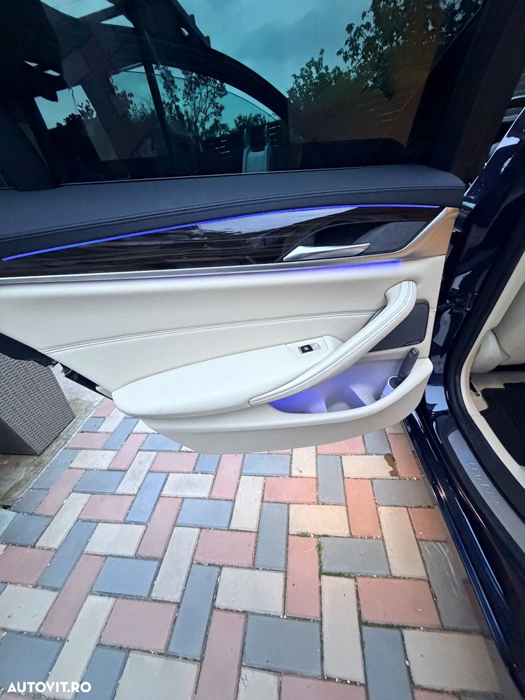 BMW Seria 5 530e xDrive AT PHEV - 33