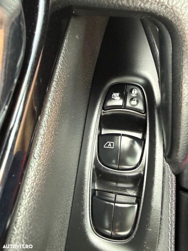 Nissan Qashqai 1.5 DCI N-Connecta - 26