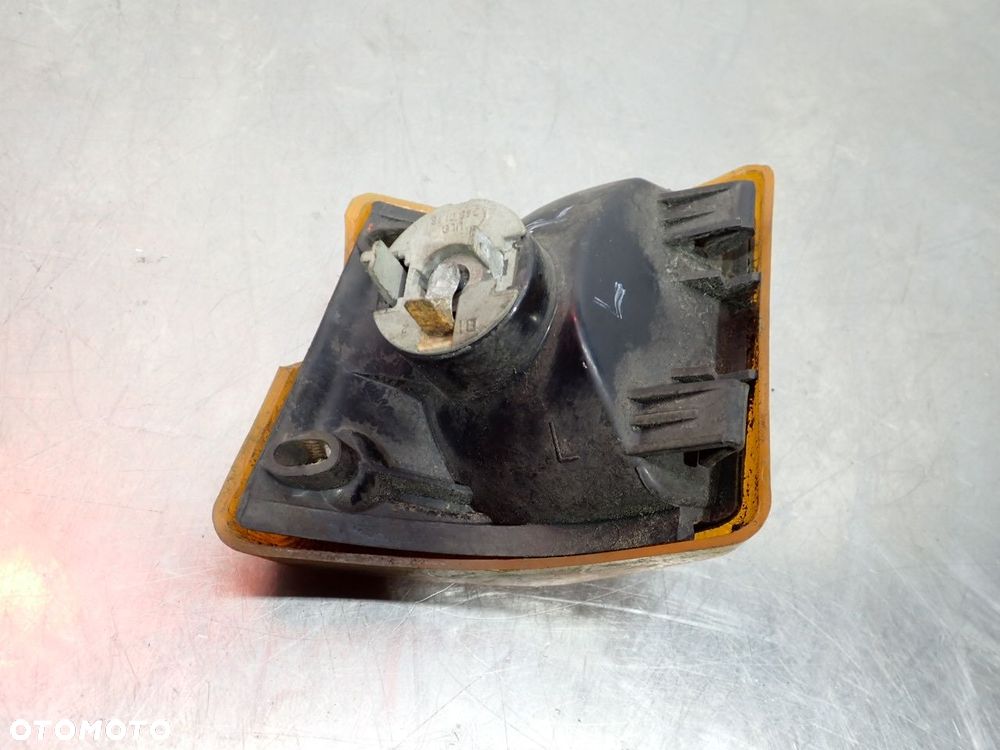 KIERUNKOWSKAZ LEWY PRZÓD VOLKSWAGEN T3 - 4