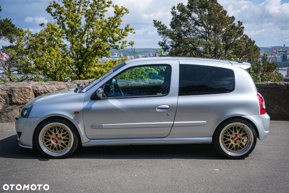Renault Clio 2.0 16V Sport - 2