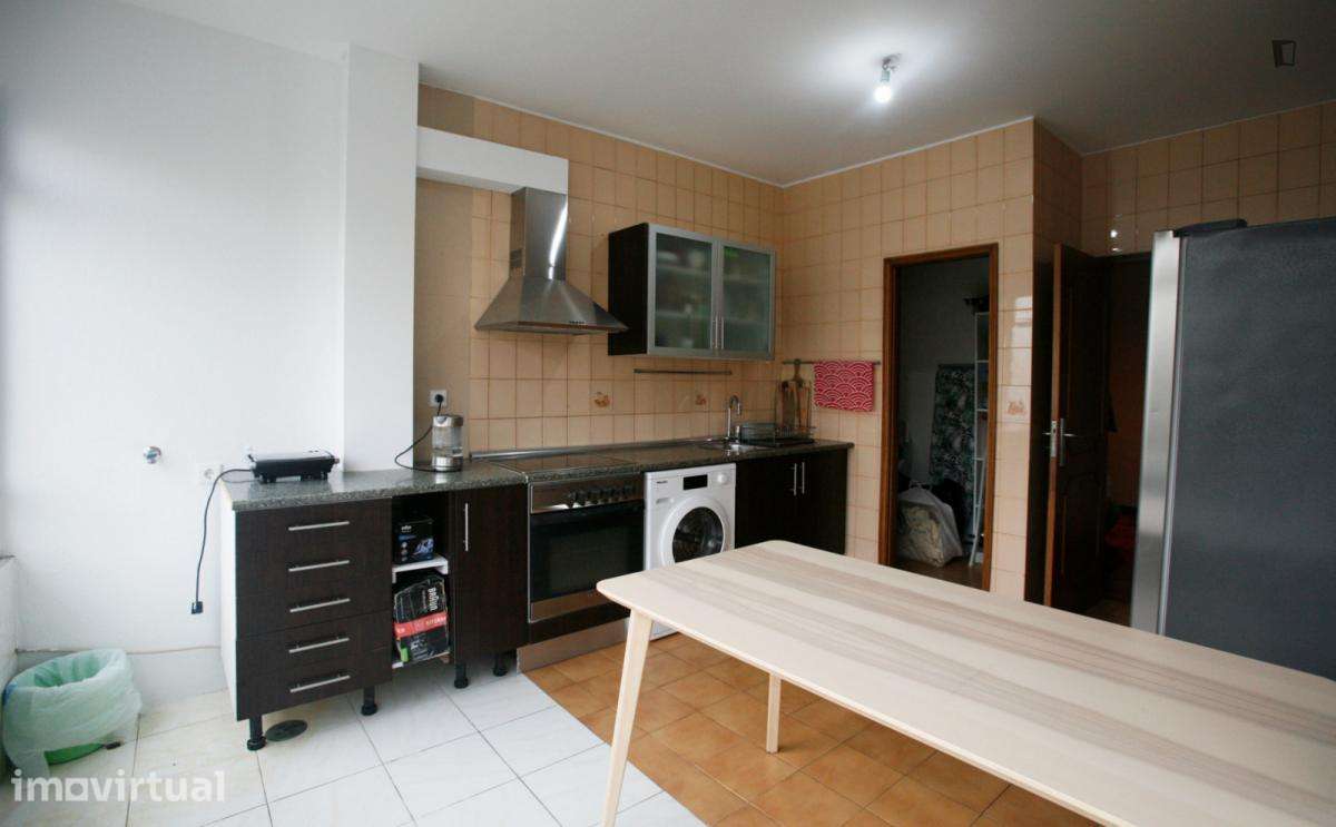 Quarto - localizado em Aldoar Porto - Grande imagem: 5/12