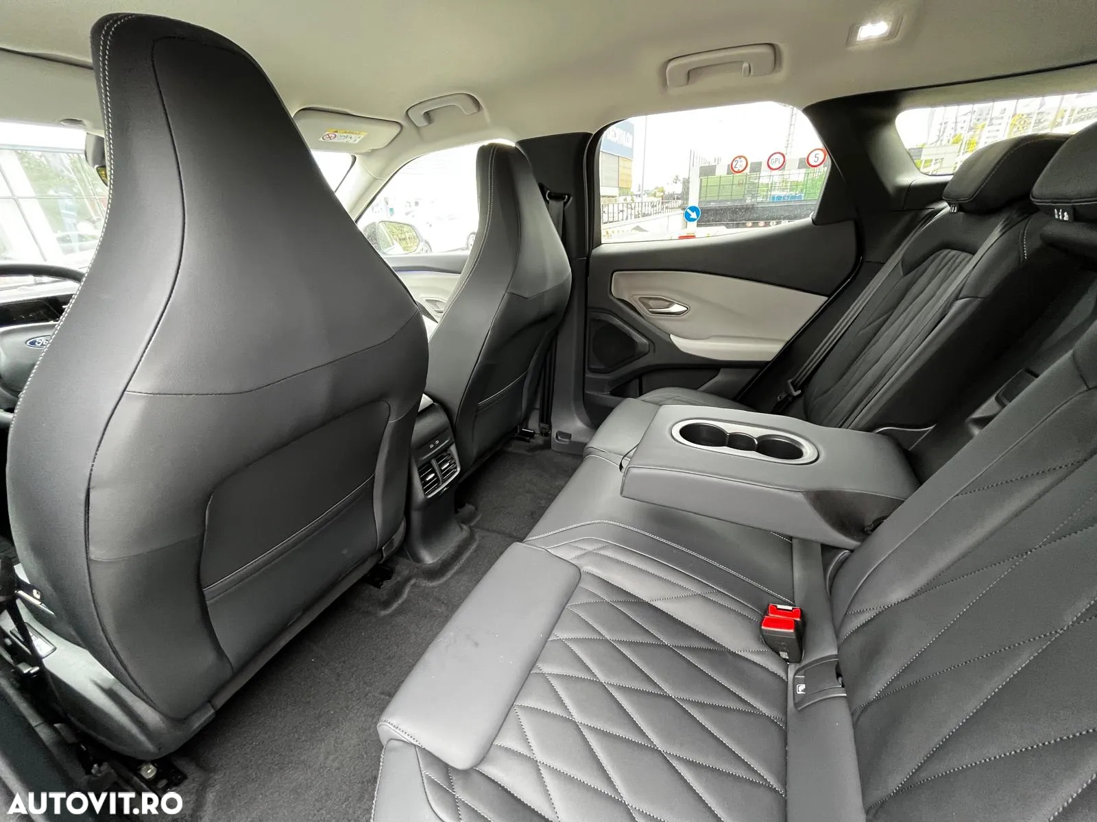 Ford Explorer RWD 77 kWh Extended Range Premium - 11