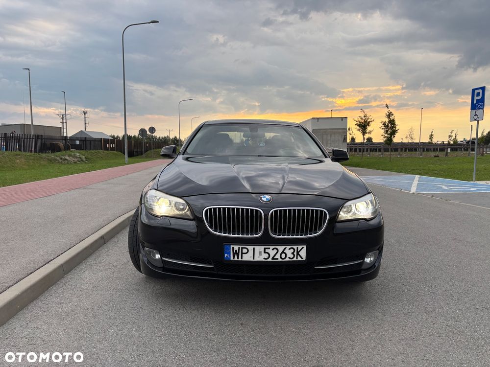 BMW Seria 5 528i xDrive - 8