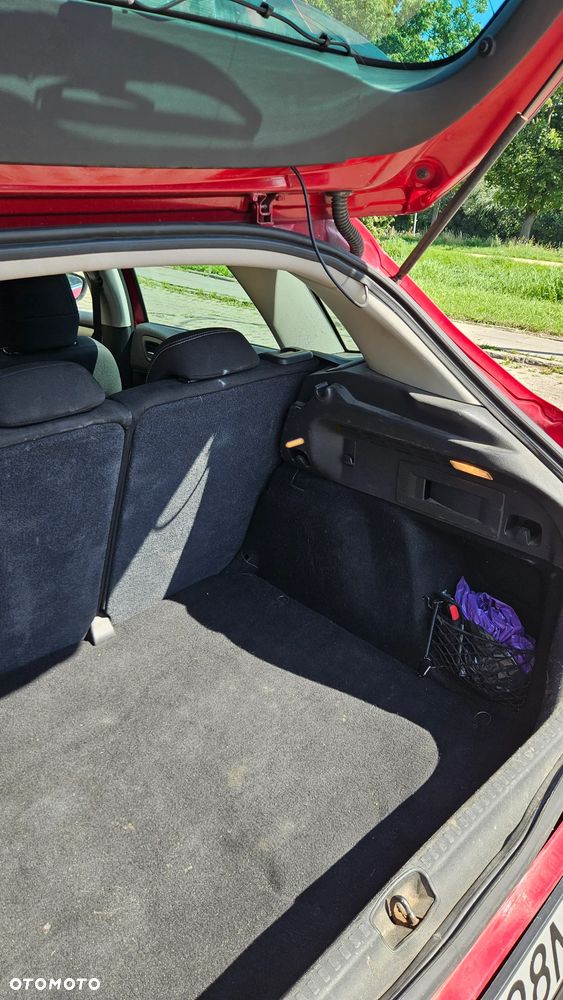 Citroën C4 1.6 HDi SX - 17