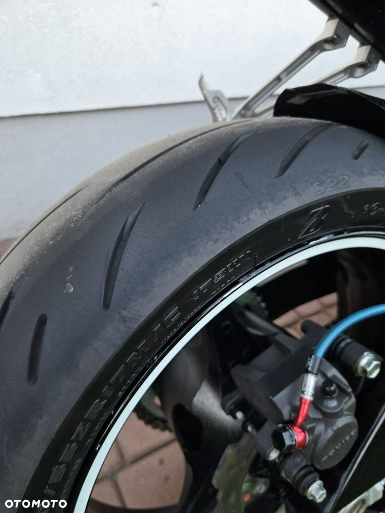 Suzuki GSX-R - 10