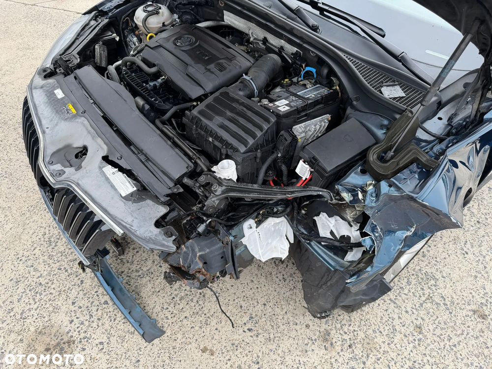 Skoda Superb 1.8 TSI DSG SportLine - 27