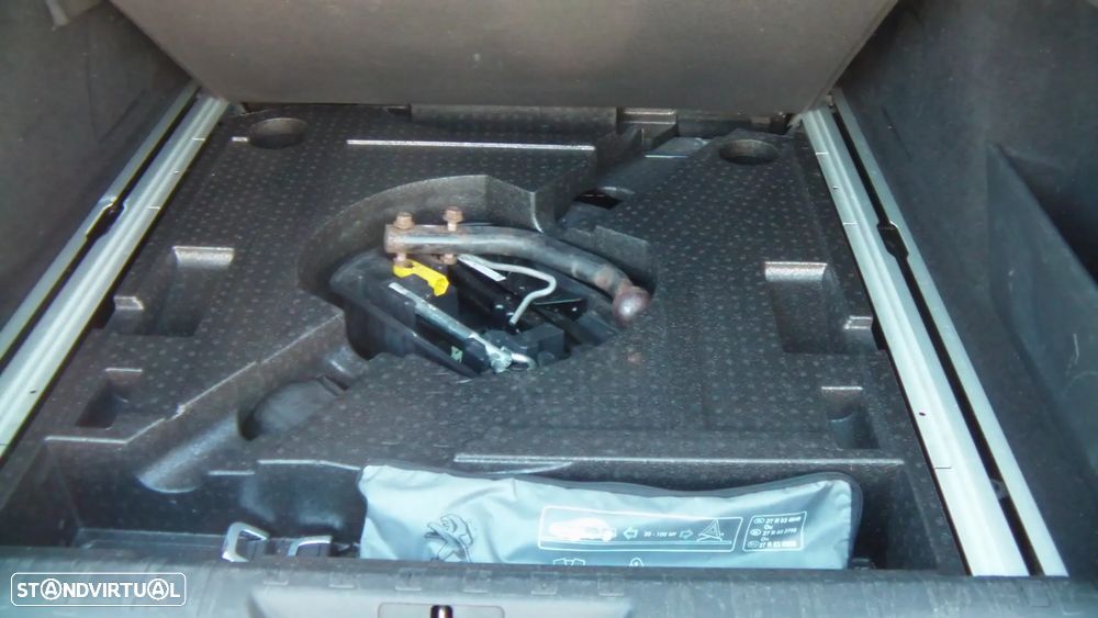 Peugeot 308 SW BlueHDi 120 Stop & Start Nível 2 Business-Line - 16