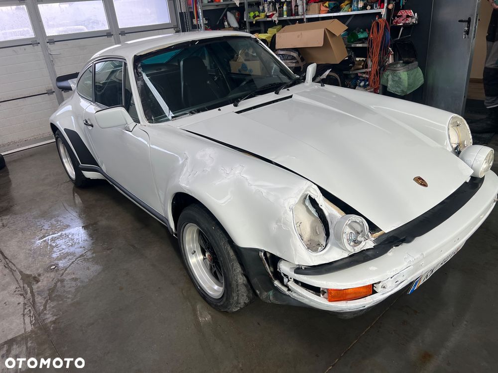 Porsche 911 - 12