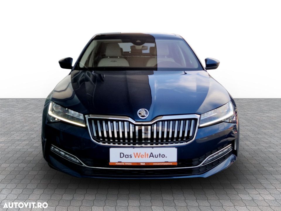 SKODA Superb 2023 — imagine 4
