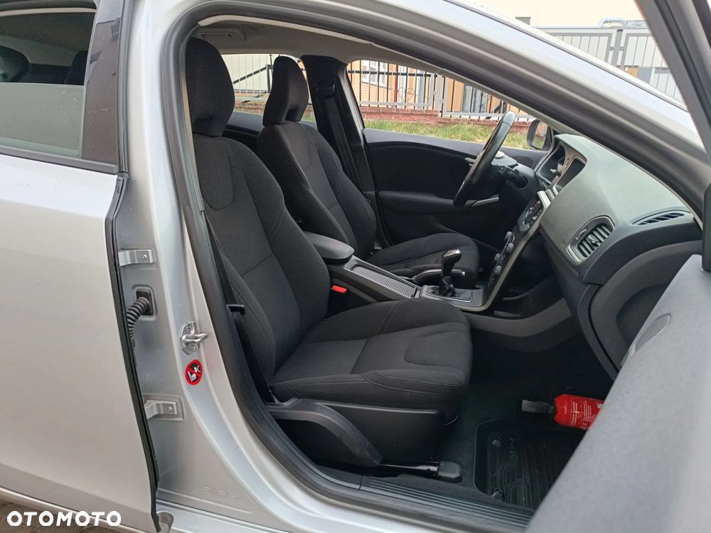 Volvo V40 D2 Kinetic - 16