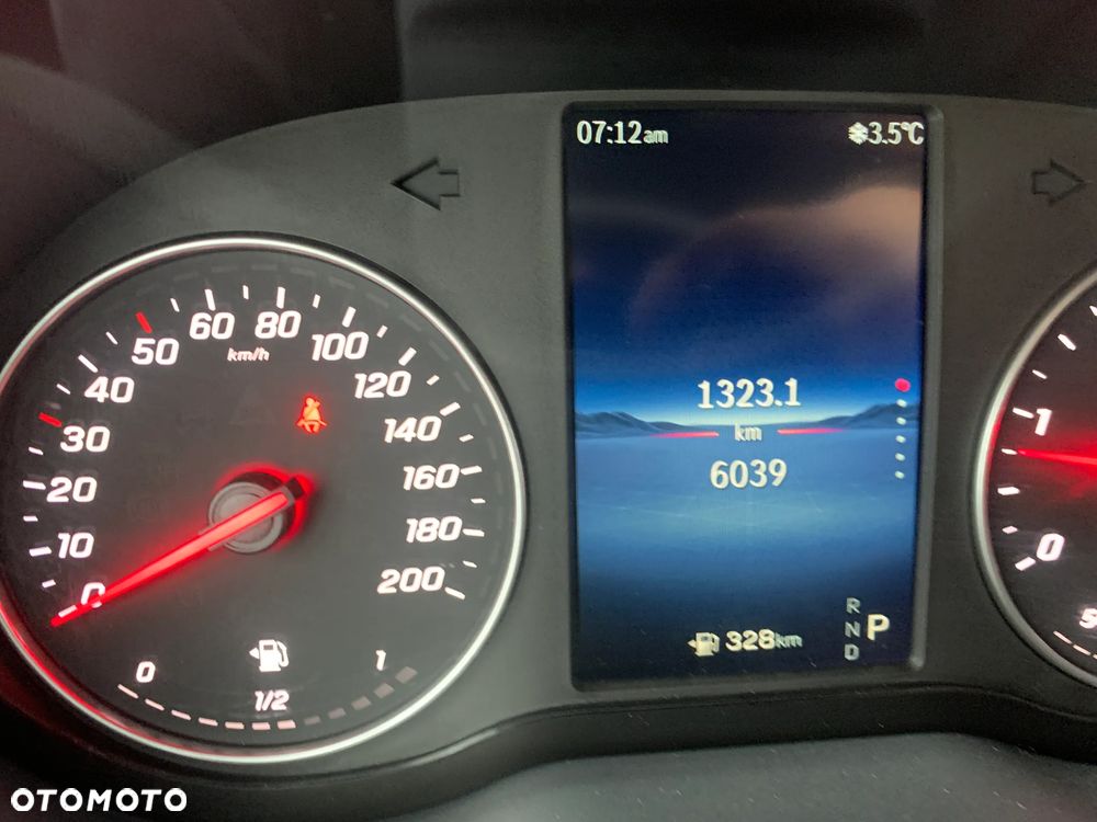 Mercedes-Benz Sprinter - 13