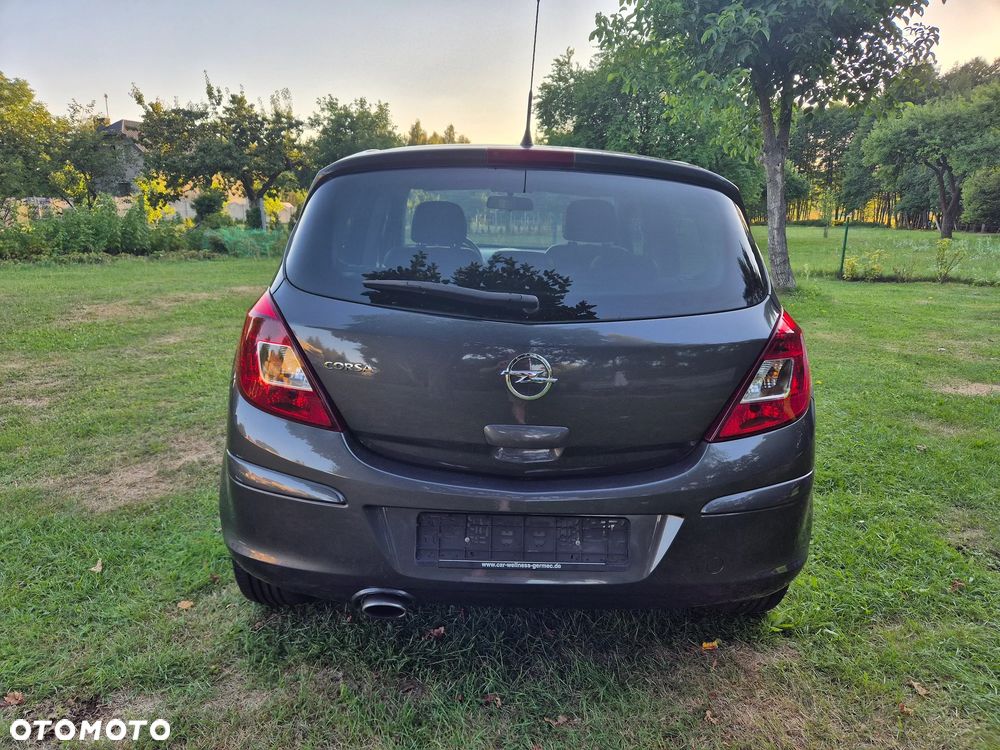 Opel Corsa 1.4 16V 150 Jahre - 8