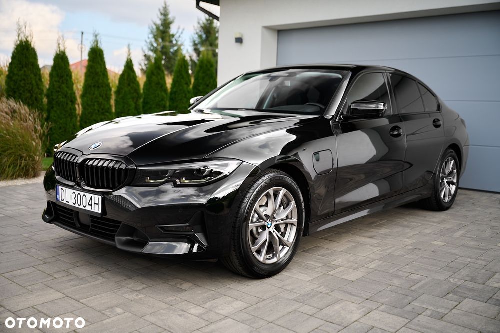 BMW Seria 3 330e Sport Line sport - 9